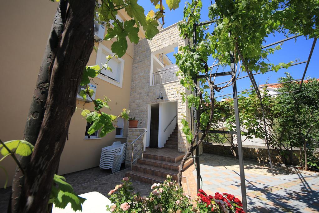 Apartments Superba Бродариця Екстер'єр фото