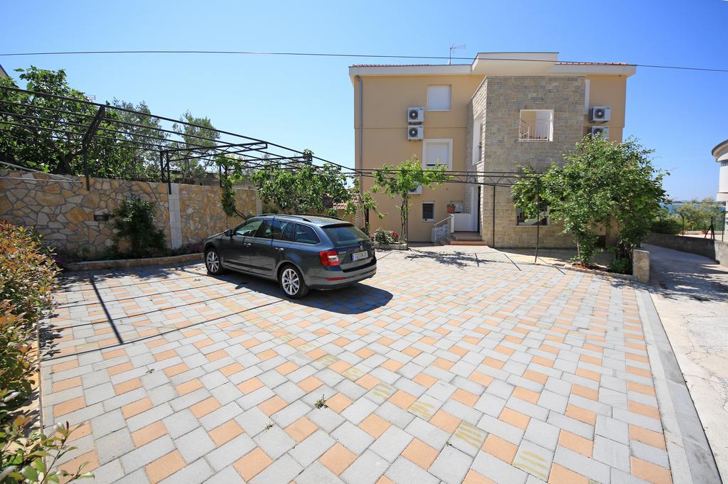 Apartments Superba Бродариця Екстер'єр фото