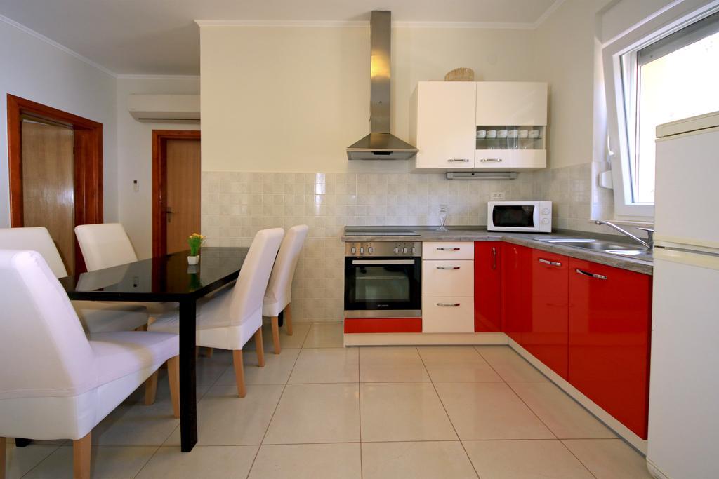Apartments Superba Бродариця Екстер'єр фото