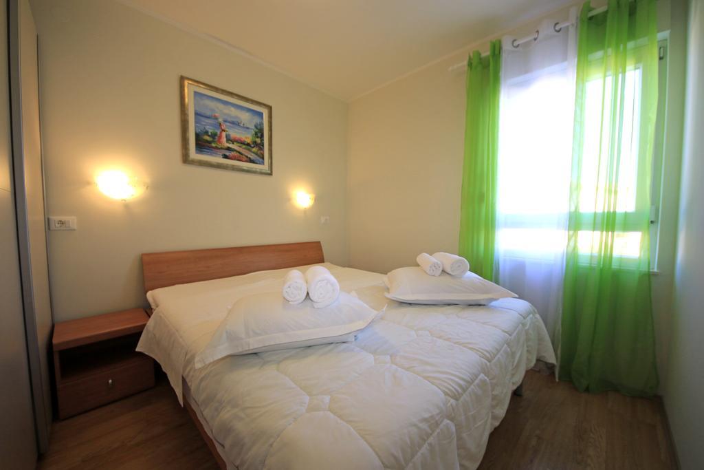 Apartments Superba Бродариця Екстер'єр фото